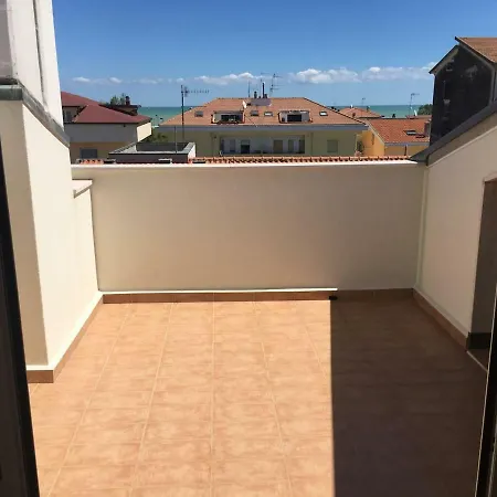 Attico Finemente Arredato A 150 Mt Dal Mare Giulianova